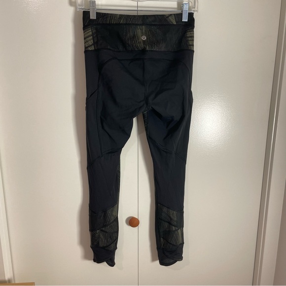 Lululemon Fresh Mesh Run Crop Sz 4 - Picture 13 of 16